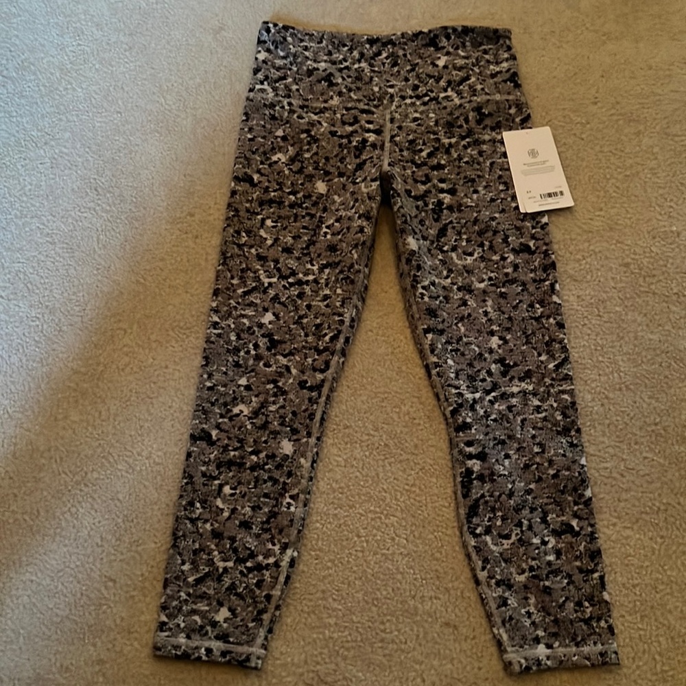 NWT  Athletics leggings